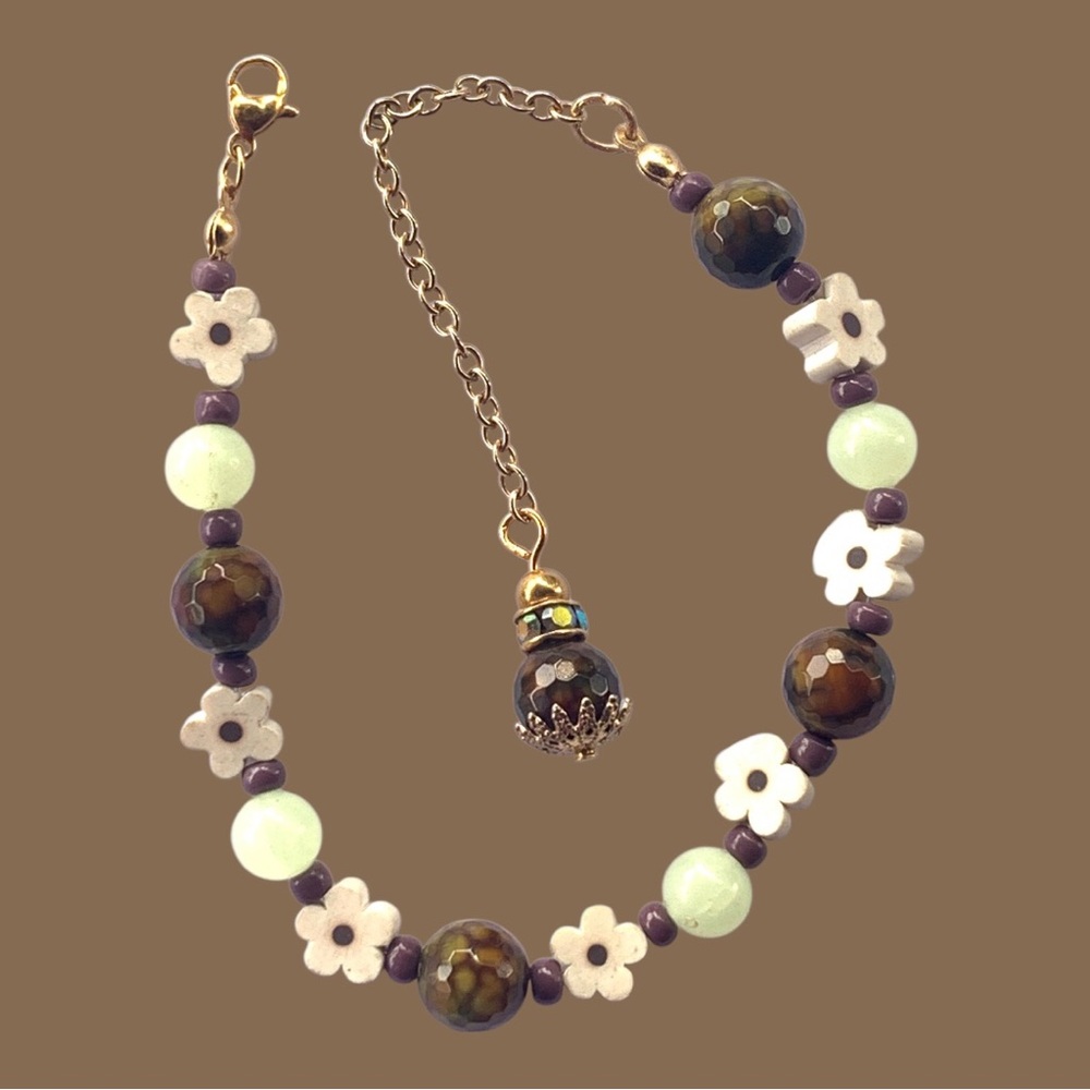 Handmade Floral Bead Bracelet – Green, Brown & White